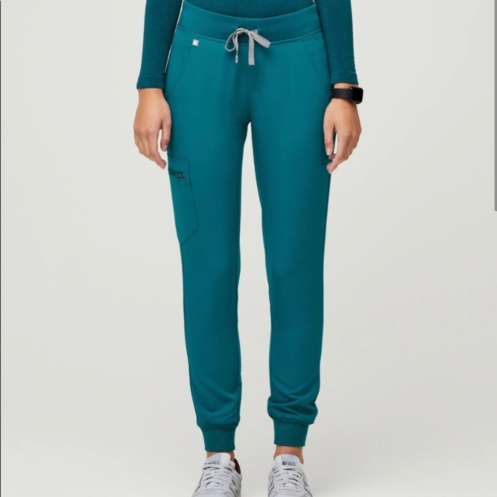 Figs Pacific Blue Zamora Jogger XS NWT in original package